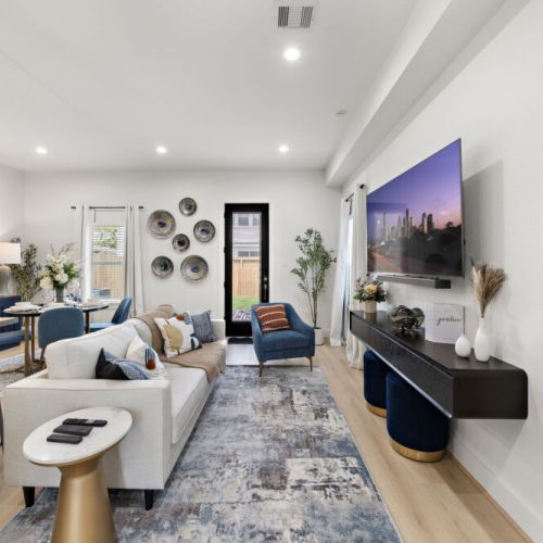 Perfectly designed to accommodate all your family and friends comfortably.