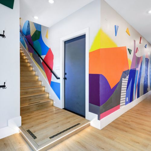 Your way to the second floor!