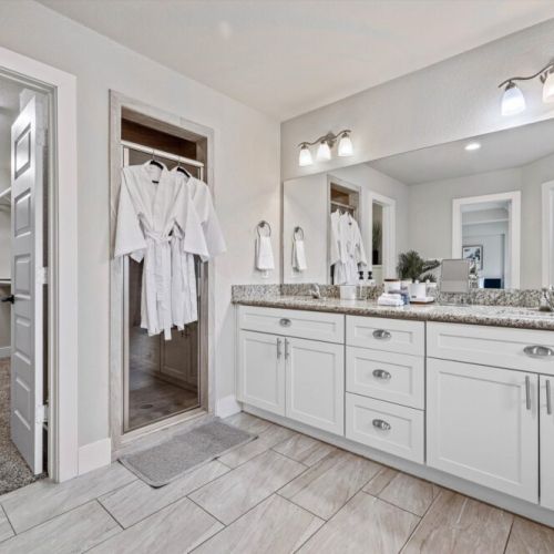 Towels included.