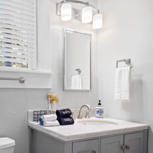 Towels included.