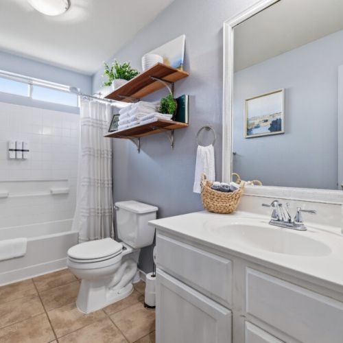 2nd full bathroom is fully stocked with all you need.