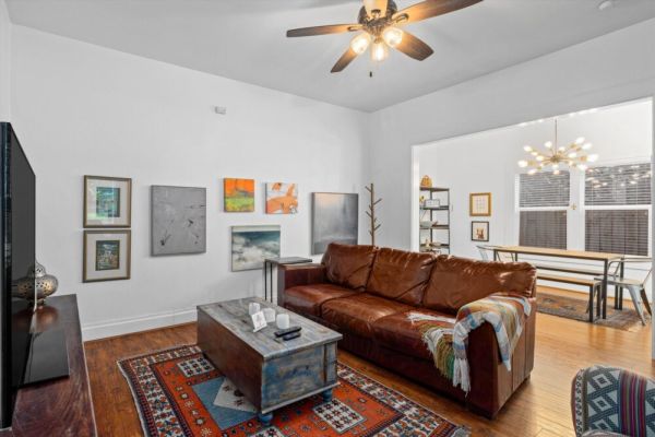 Heights Home Nr DT + Washington | Desk Yard BBQ