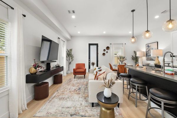 Townhouse Nr DT & Med Center | Games | Pet | WiFi