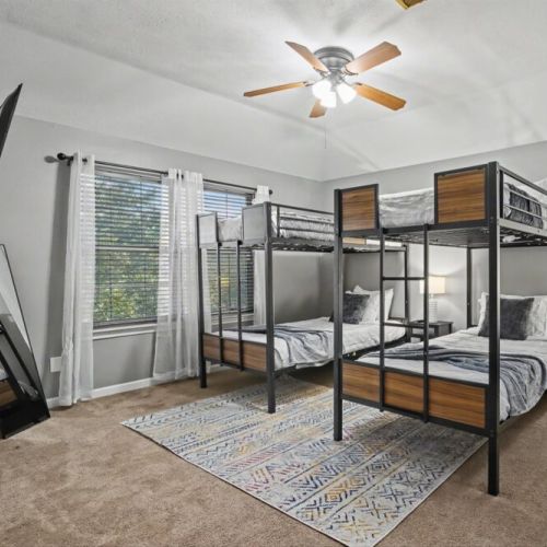 5th bedroom with 4 twin size beds (2 bunk beds).