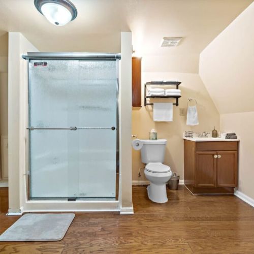 2nd full bathroom is fully stocked with all you need.