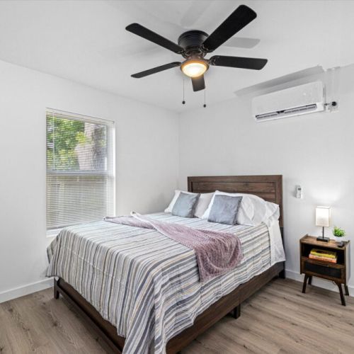 Bedroom with queen size bed!