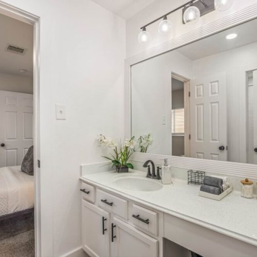 3rd full bathroom is fully stocked with all you need.