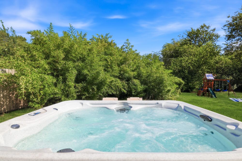 Enjoy our amazing private hut tub with your family and friends!
