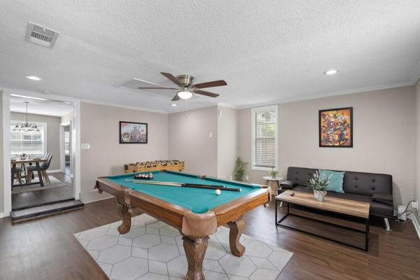 Ultimate Getaway • Heated Pool • Game Room • Backyard w/Grill • Outdoor Games • Netflix • Med Center