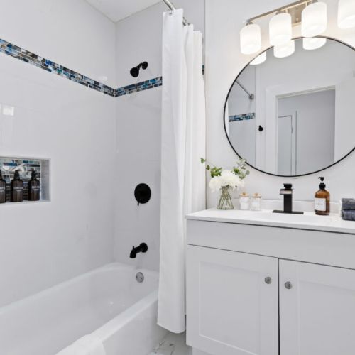 2nd full bathroom is fully stocked with all you need.