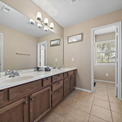 5th full bathroom is fully stocked with all you need.