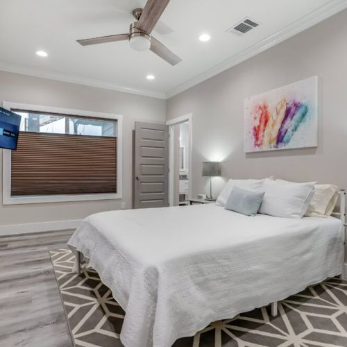 3rd bedroom with king size bed and smart TV