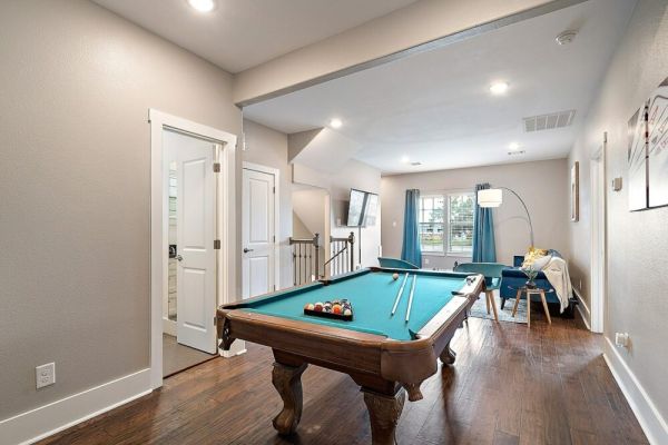 Majestic Htown Home • Game Room • Backyard w/Grill • Rooftop • Outdoor Games • Netflix • Wine