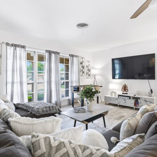 Perfectly designed to accommodate all your family and friends comfortably.
