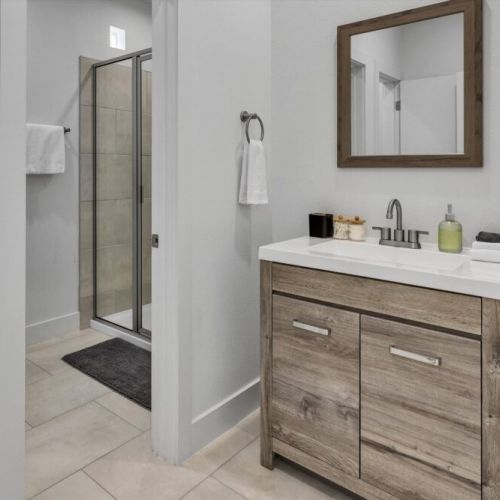 2nd full bathroom is fully stocked with all you need. Makeup pads and q-tips included.