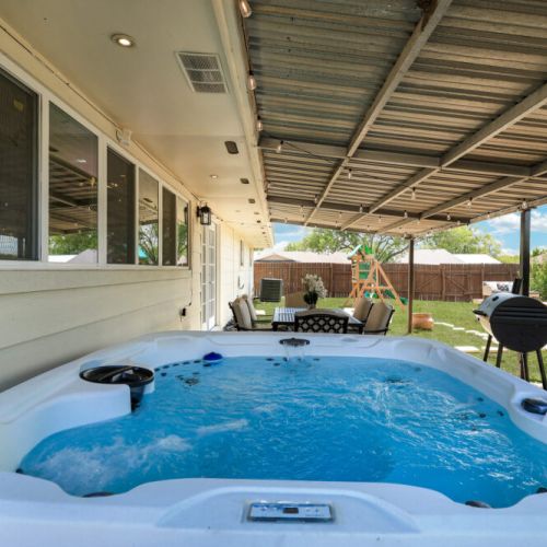 Enjoy our amazing private hut tub with your family and friends!