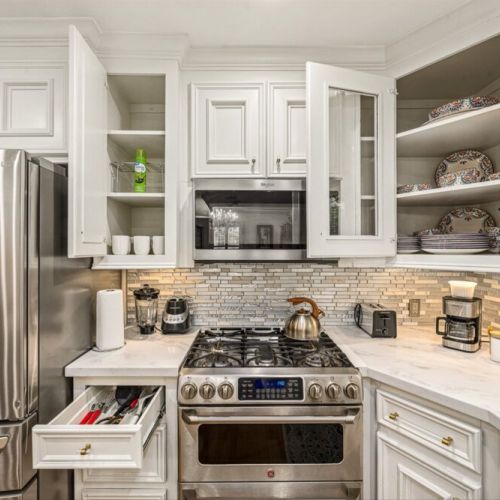 Kitchen is fully equipped so that you can feel like home for long stays.