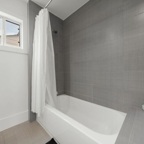 Conditioning shampoo, and body soap included for maximum comfort.