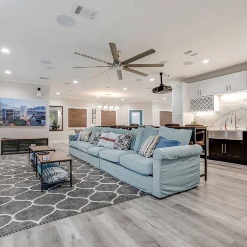 Perfectly designed to accommodate all your family and friends comfortably.