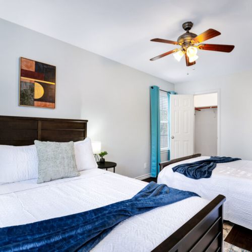 3rd bedroom with 2 full size beds.