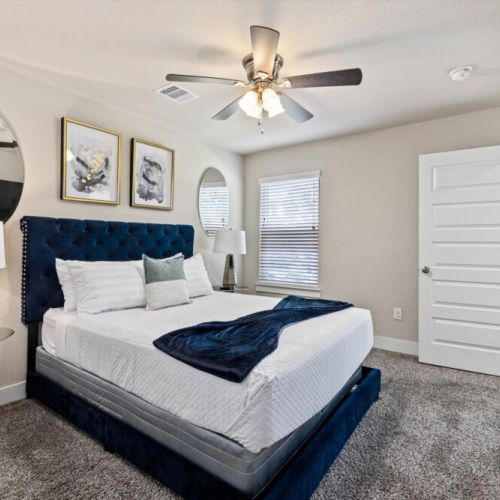 3rd bedroom with queen size bed!