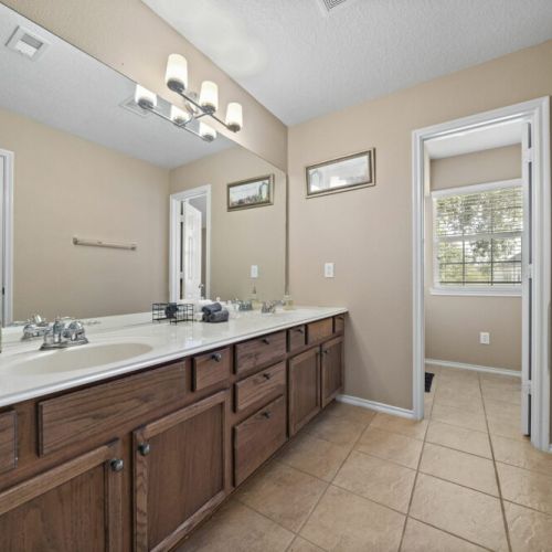 5th full bathroom is fully stocked with all you need.