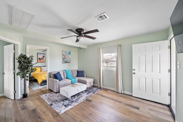 Cozy Home Nr Beach Pier | Games | WiFi | Yard BBQ