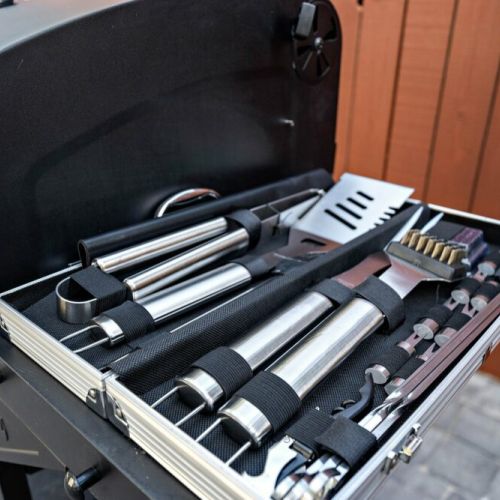Full grill set included.
