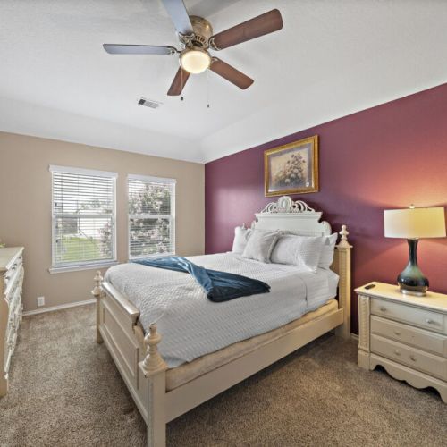 3rd bedroom with queen size bed.