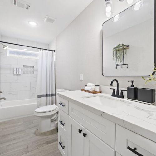 2nd full bathroom is fully stocked with all you need. Makeup pads and q-tips included.
