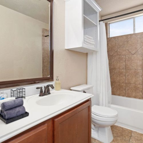 2nd full bathroom is fully stocked with all you need.