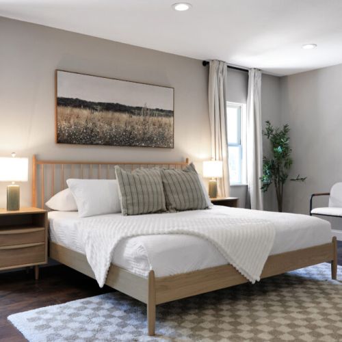 2nd bedroom with king size bed.