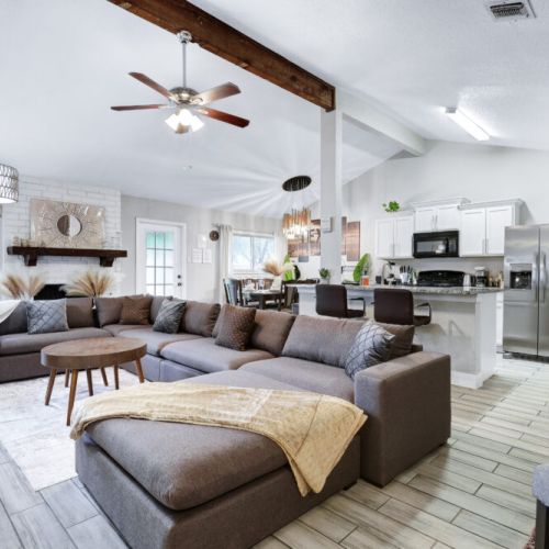 Perfectly designed to accommodate all your family and friends comfortably.