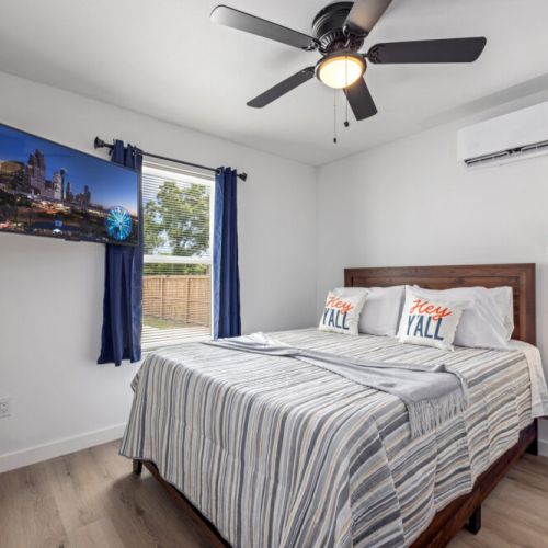 Bedroom with queen size bed!