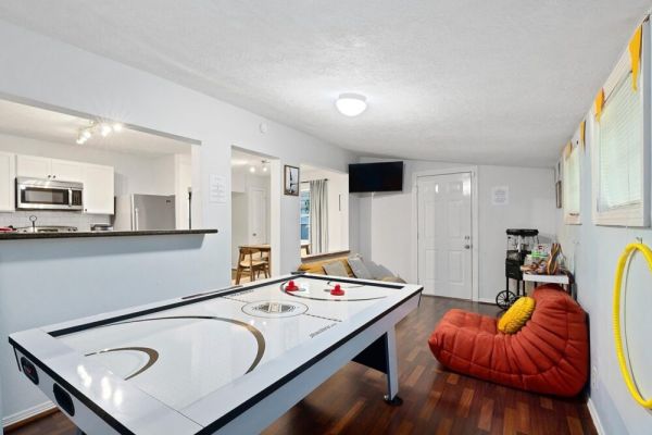 Jolly Escape Nr Med Center | Air Hockey Ping Pong