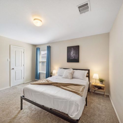 5th bedroom with queen size bed.