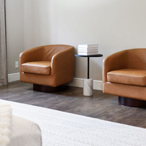 Cozy seating area included.