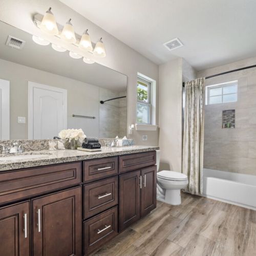 3rd full bathroom is fully stocked with all you need.