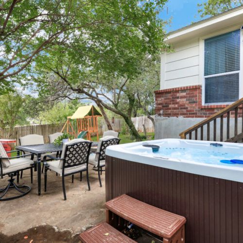 This luxurious hot tub is just one reservation away!