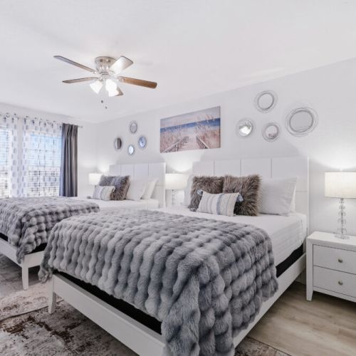 3rd bedroom with 2 queen size beds.