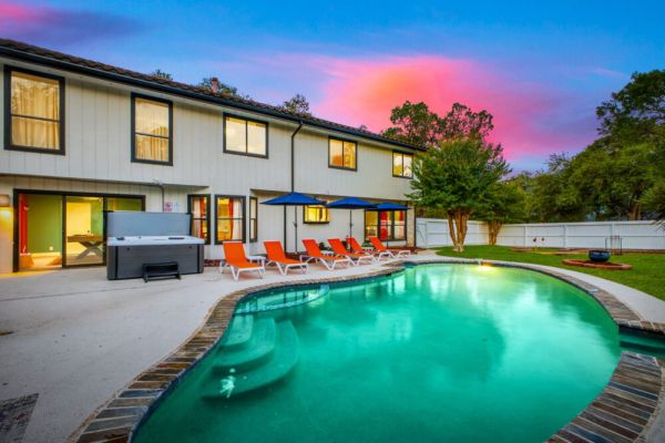 Pool Haven | Hot Tub Game Room Fire Pit Mini Golf