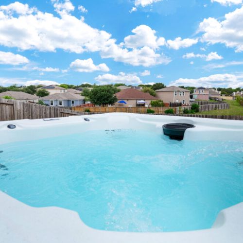 Enjoy our amazing private hut tub with your family and friends!