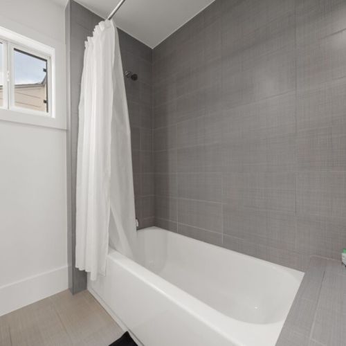 Conditioning shampoo, and body soap included for maximum comfort.