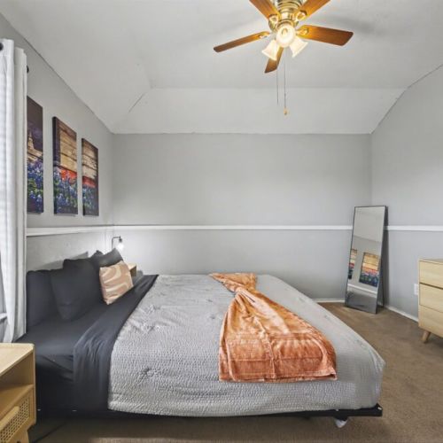 Texas has the best homes—and we’ve got them! Smart TV and a full-length mirror included.