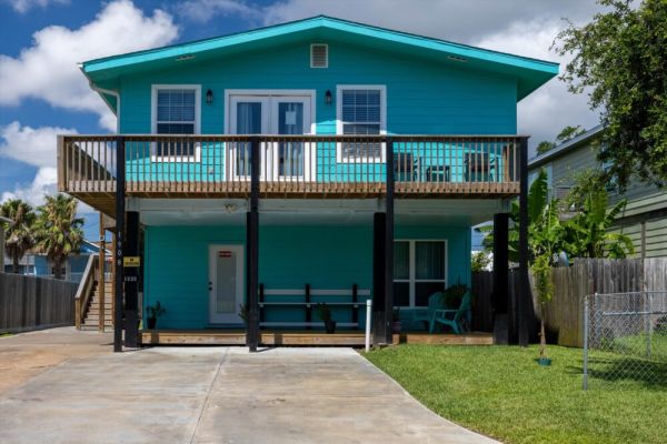 Cozy Apt Nr Beach & Pier 21 | Yard BBQ Games WiFi