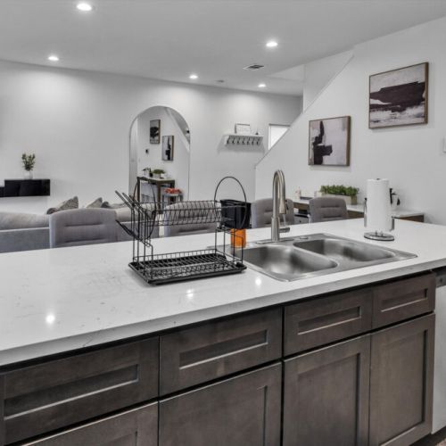 Large kitchen island with plenty of space to immerse yourself in all of your culinary endeavours