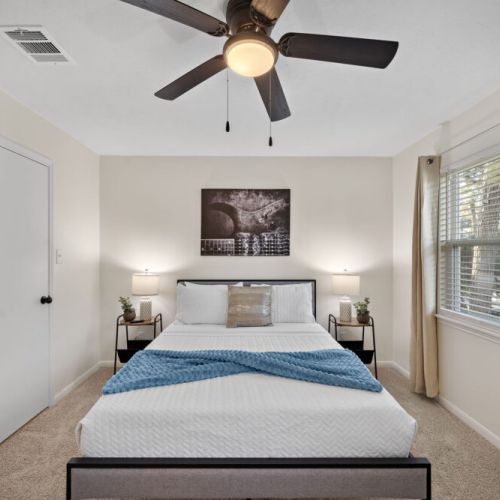3rd bedroom with queen size bed!