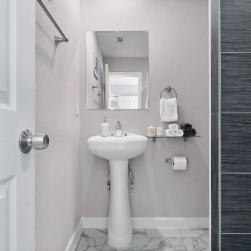 2nd full bathroom is fully stocked with all you need.