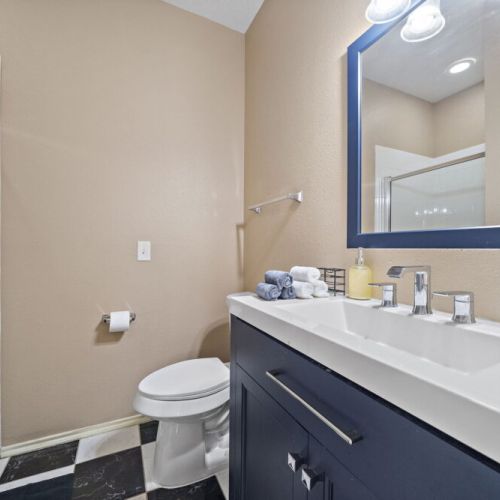 2nd full bathroom is fully stocked with all you need.