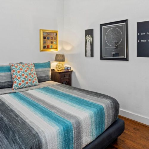 2nd bedroom with queen size bed.